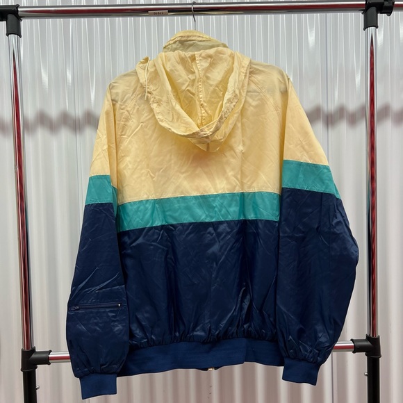 Duckster Eagle Nest Windbreaker - Picture 4 of 5